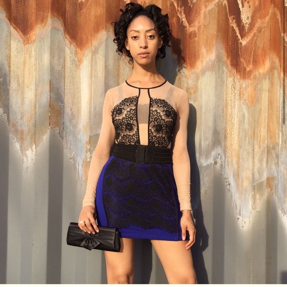 SUPER HOT 🔥 Blue & Black color block, bodycon with lace and nude mesh details S
